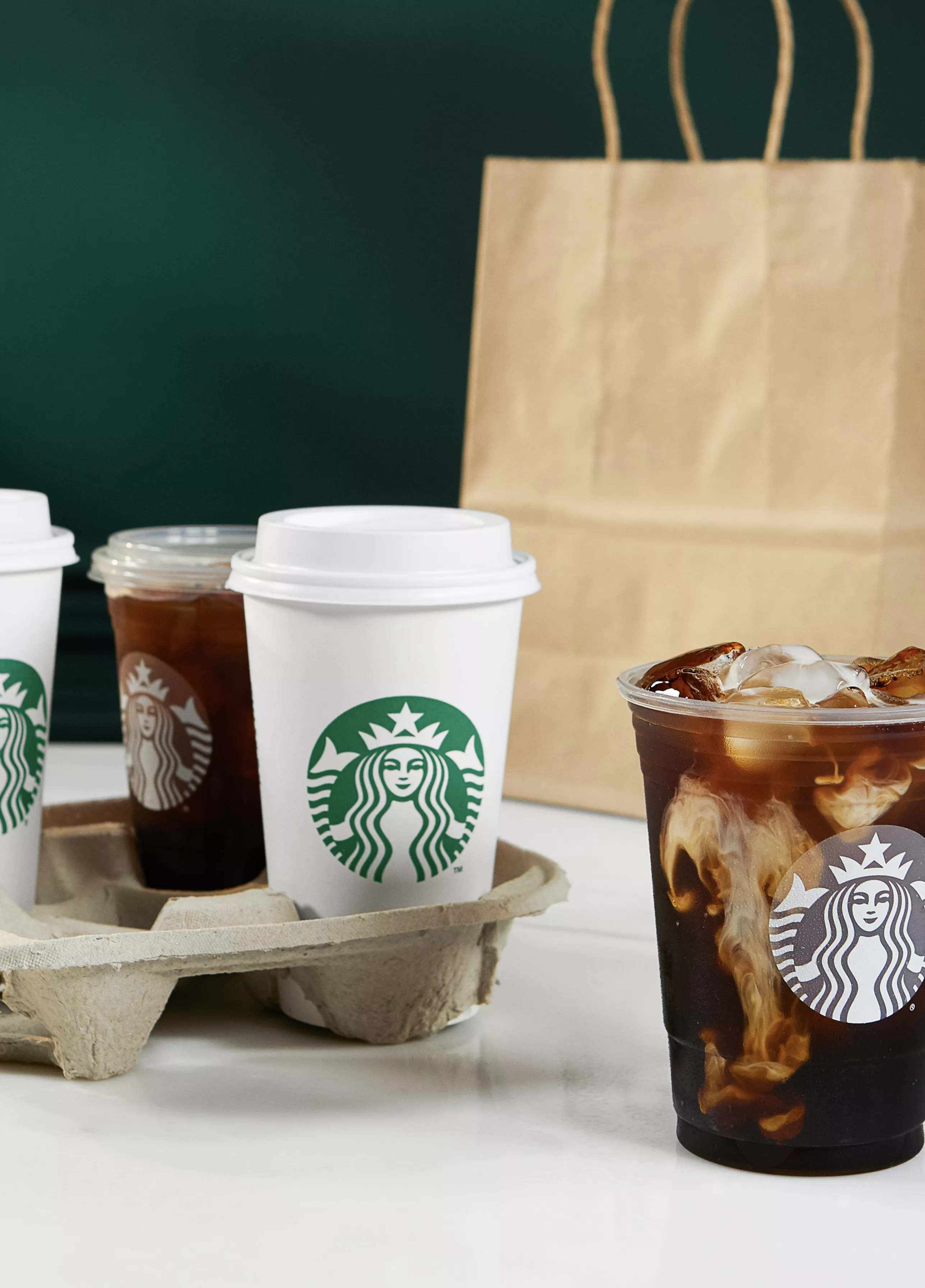 boissons et sac starbucks delivers